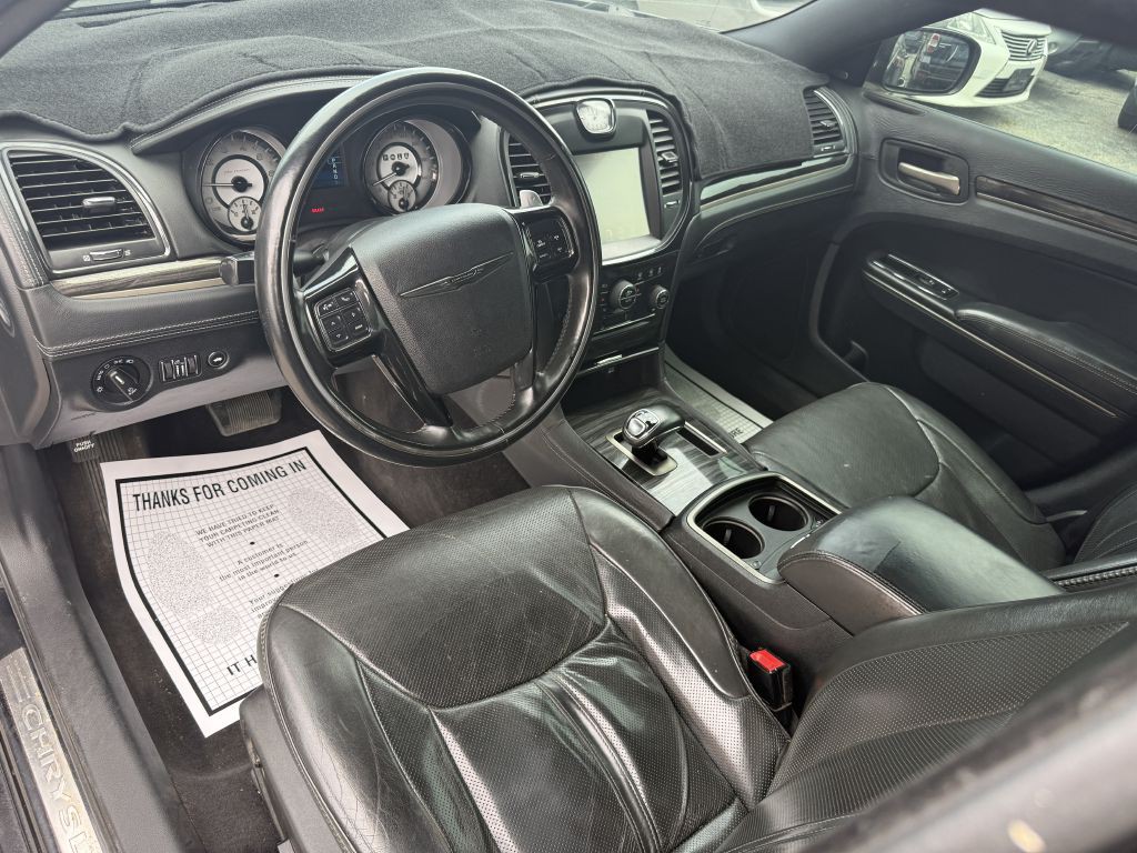 2014 Chrysler 300 Image 13