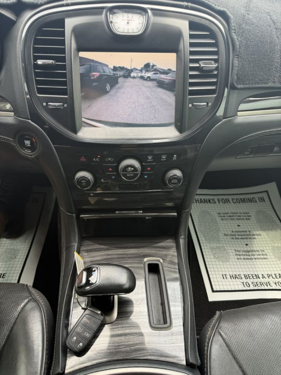 2014 Chrysler 300 Image 15