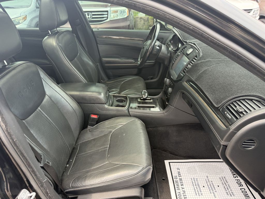 2014 Chrysler 300 Image 20