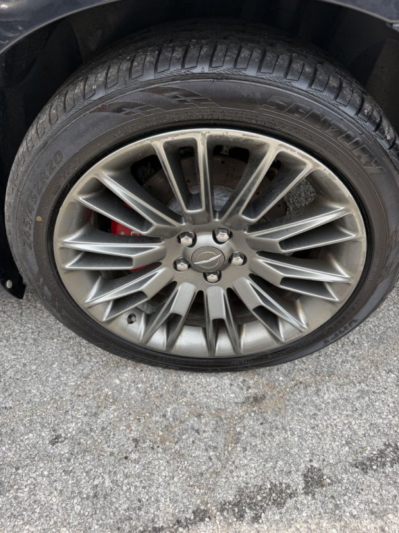 2014 Chrysler 300 Image 26