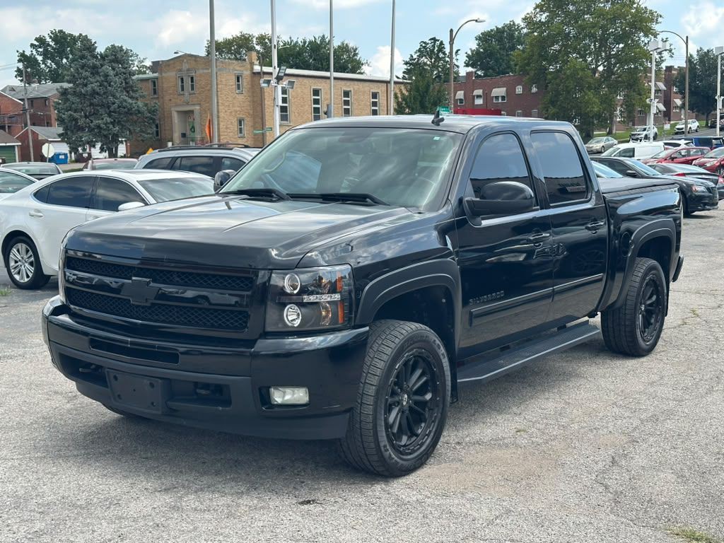 2011 Chevrolet Silverado 1500 Image 3