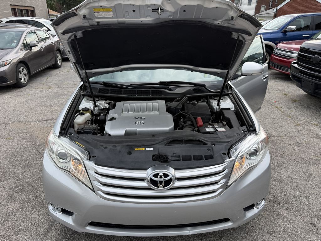 2011 Toyota Avalon Image 8