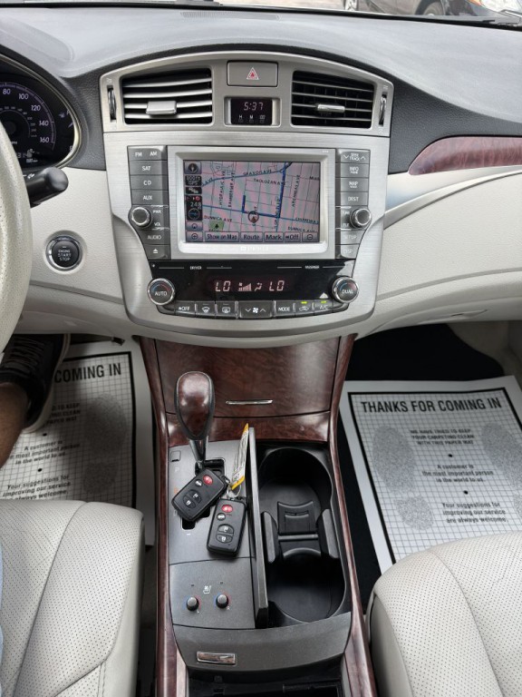 2011 Toyota Avalon Image 16