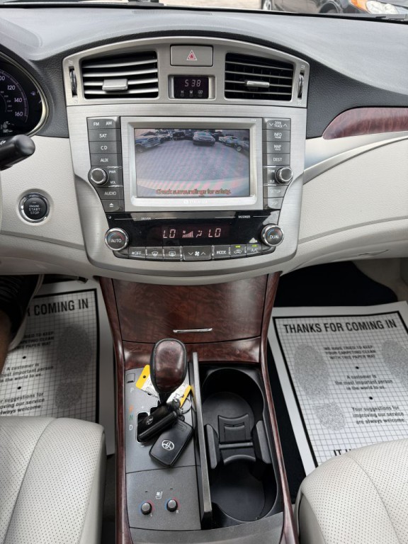 2011 Toyota Avalon Image 17