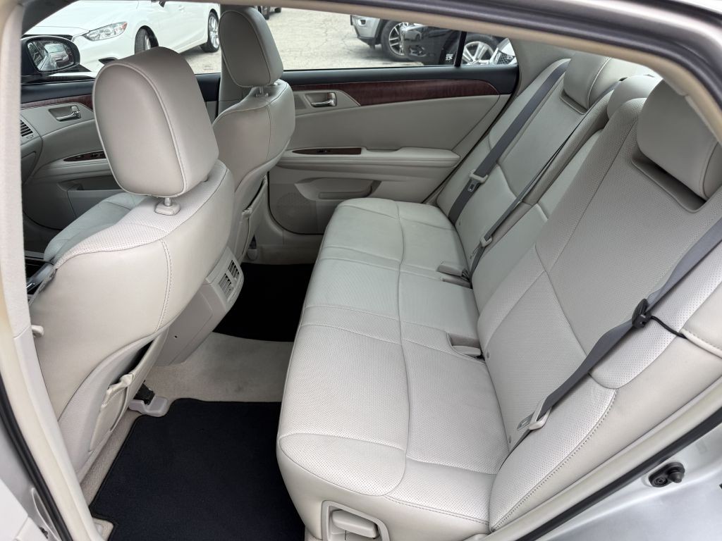 2011 Toyota Avalon Image 24