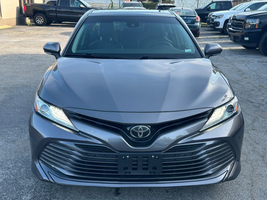 2018 Toyota Camry Image 2