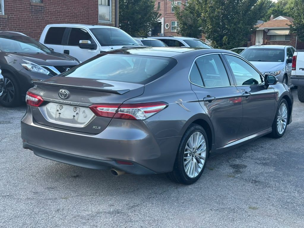 2018 Toyota Camry Image 6