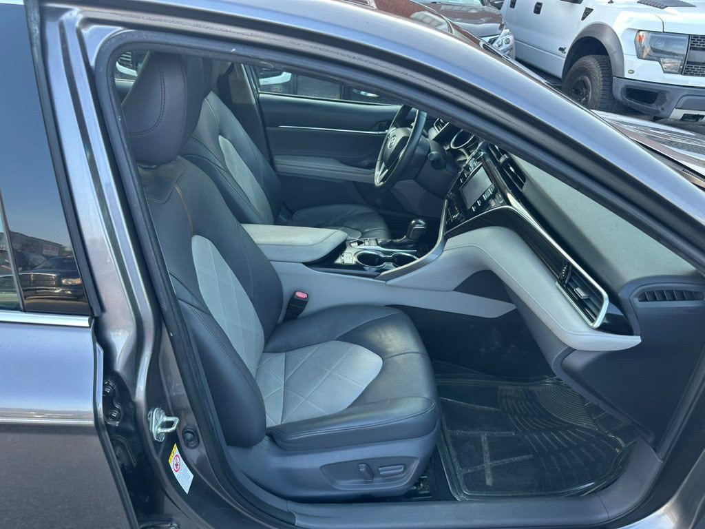 2018 Toyota Camry Image 12