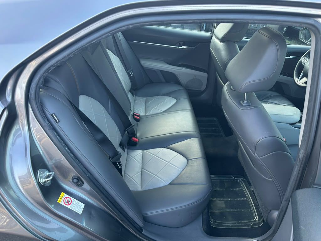 2018 Toyota Camry Image 22