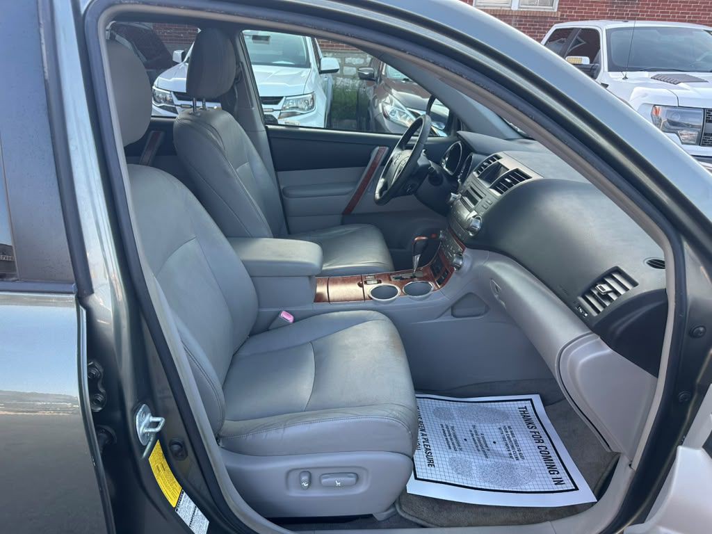 2008 Toyota Highlander Image 13