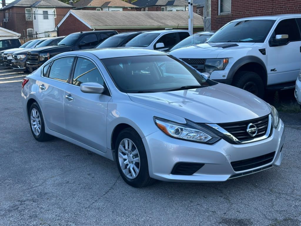 2016 Nissan Altima Image 1