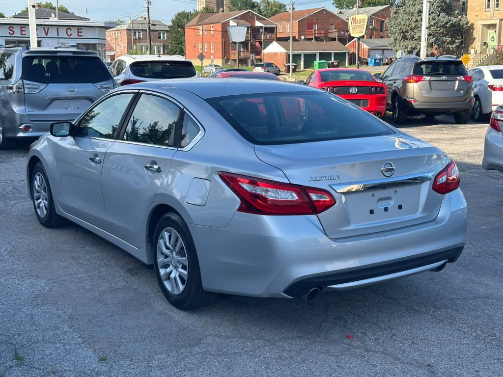 2016 Nissan Altima Image 6