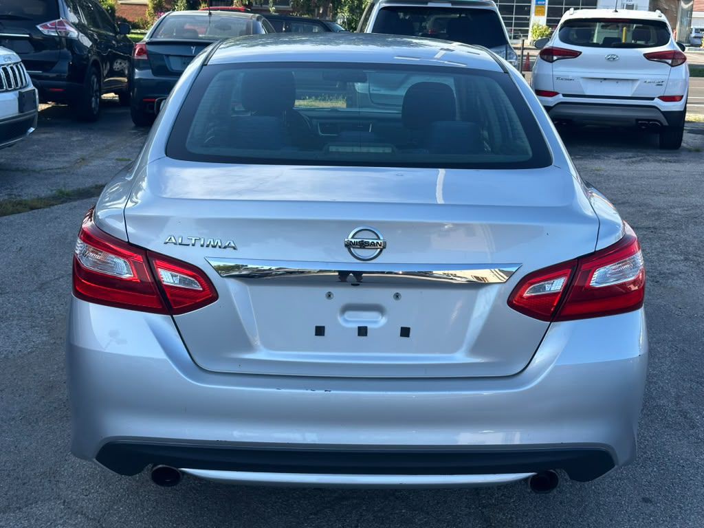 2016 Nissan Altima Image 7