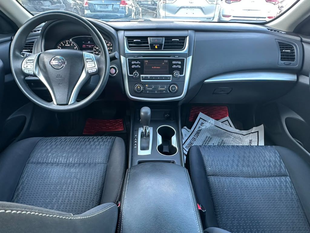 2016 Nissan Altima Image 14