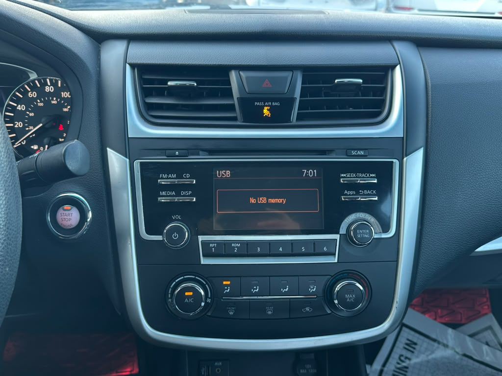 2016 Nissan Altima Image 16