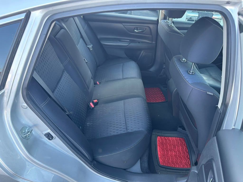 2016 Nissan Altima Image 19