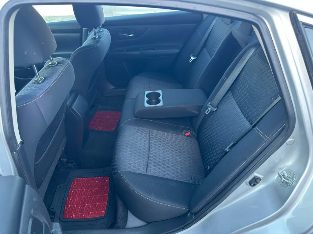2016 Nissan Altima Image 20
