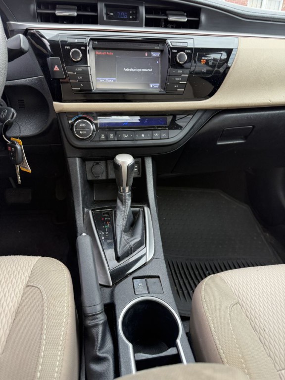 2015 Toyota Corolla Image 14