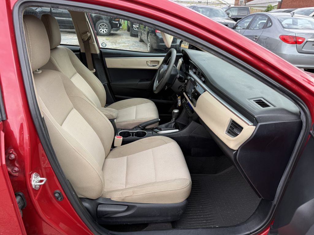 2015 Toyota Corolla Image 18