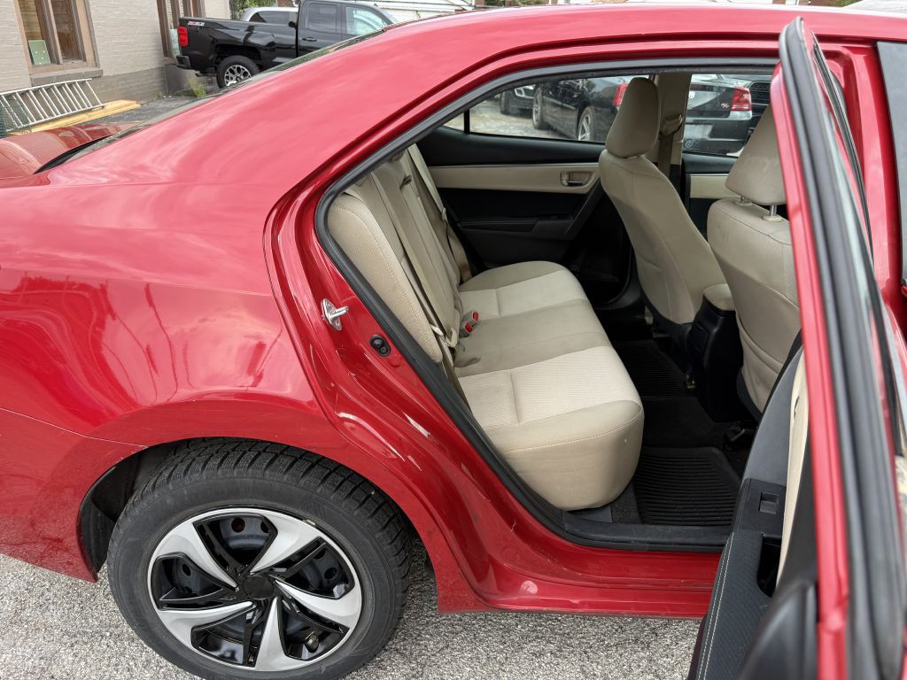 2015 Toyota Corolla Image 21