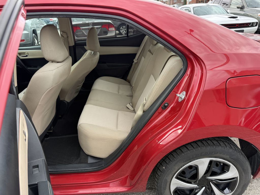 2015 Toyota Corolla Image 22