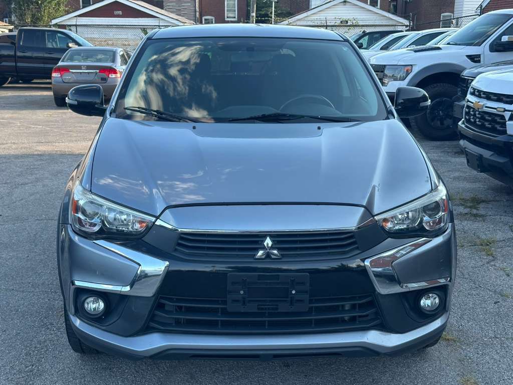 2017 Mitsubishi Outlander Image 2