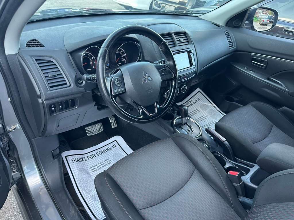 2017 Mitsubishi Outlander Image 11