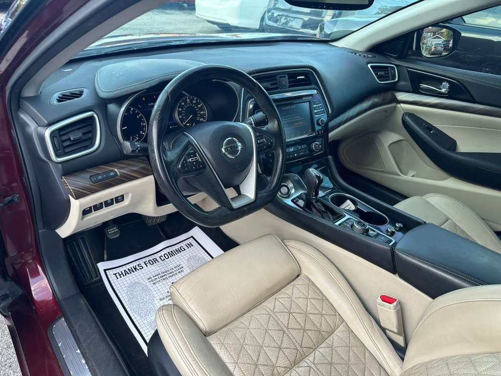 2016 Nissan Maxima Image 11