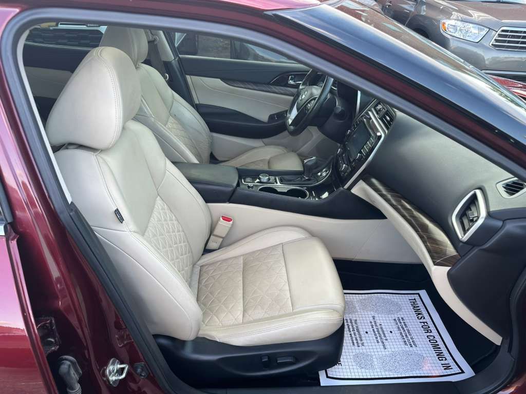 2016 Nissan Maxima Image 12