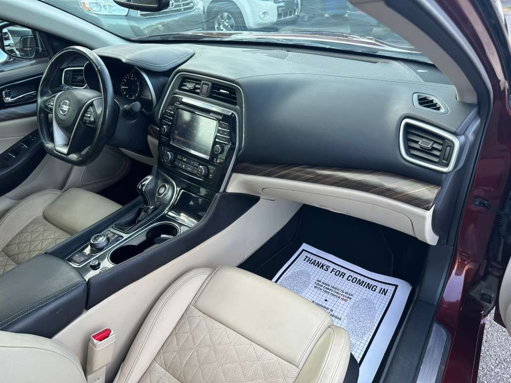 2016 Nissan Maxima Image 13
