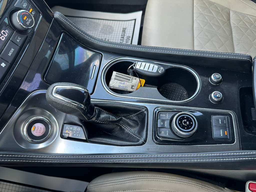 2016 Nissan Maxima Image 18