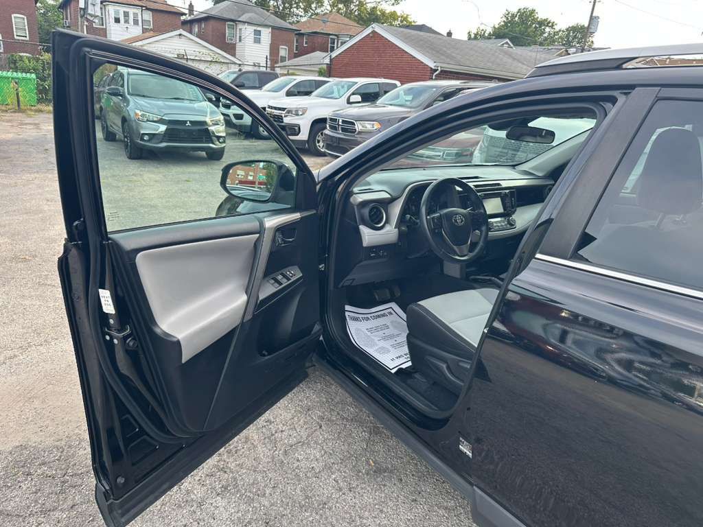 2018 Toyota Rav4 Image 9
