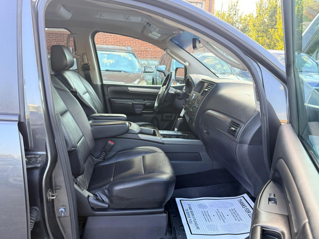 2012 Nissan Armada Image 22