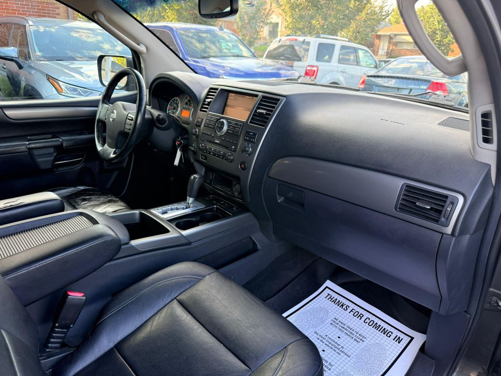 2012 Nissan Armada Image 24