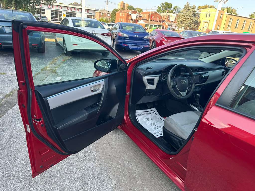 2016 Toyota Corolla Image 10
