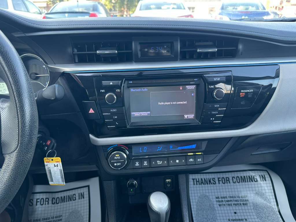 2016 Toyota Corolla Image 15