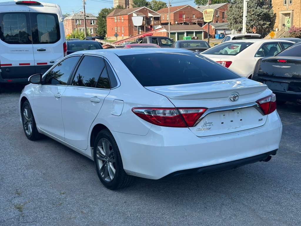 2016 Toyota Camry Image 6