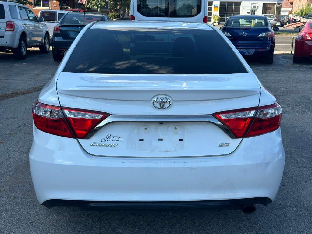 2016 Toyota Camry Image 7