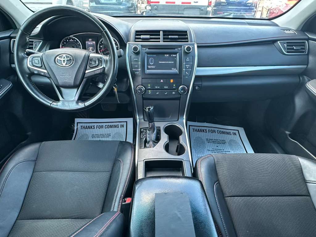 2016 Toyota Camry Image 14