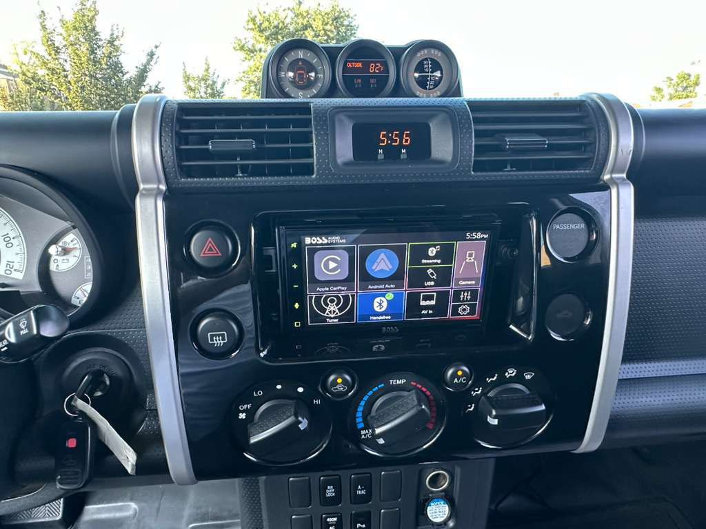 2007 Toyota FJ Cruiser Image 16