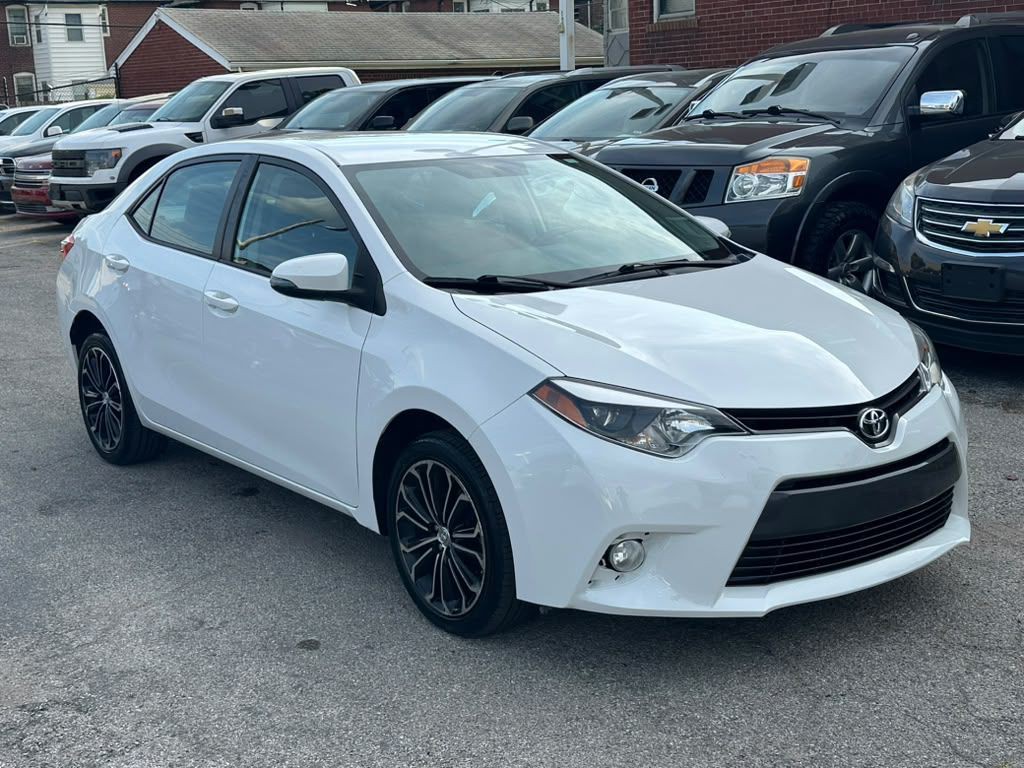 2016 Toyota Corolla Image 1
