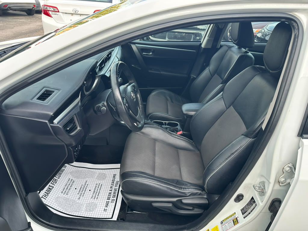 2016 Toyota Corolla Image 10