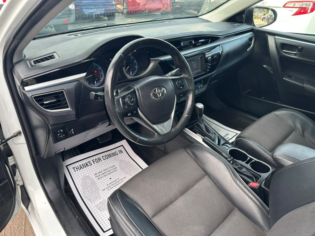 2016 Toyota Corolla Image 11