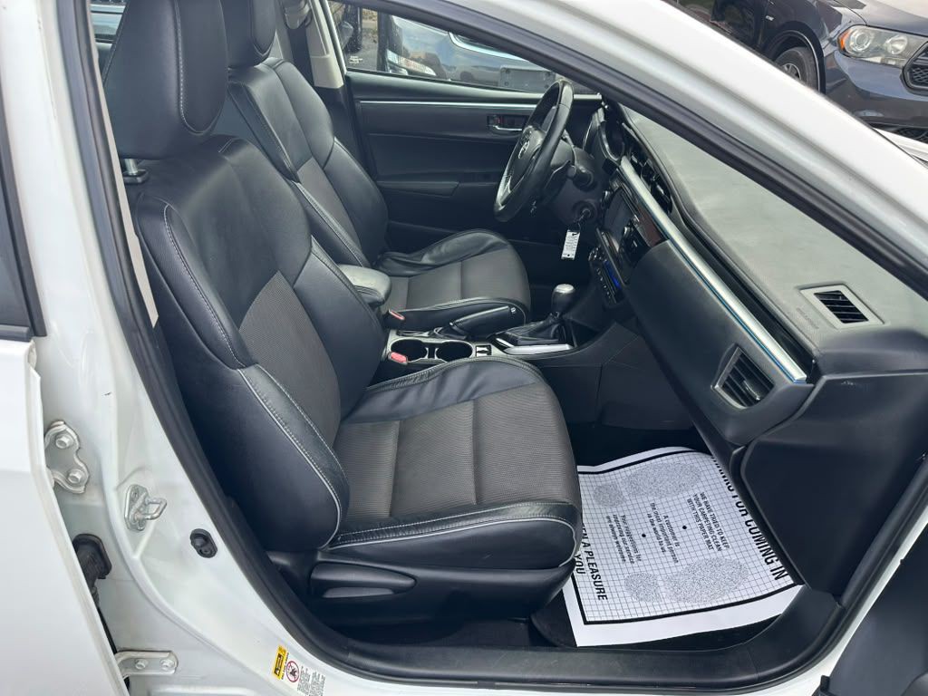 2016 Toyota Corolla Image 13