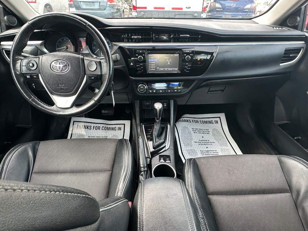 2016 Toyota Corolla Image 15