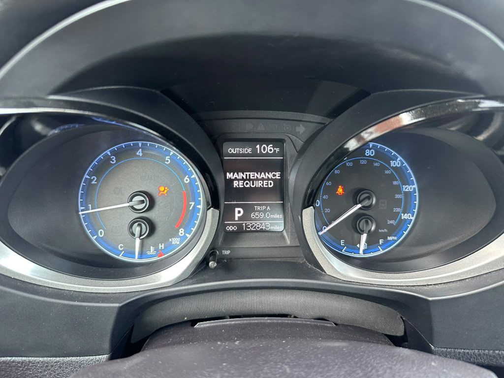 2016 Toyota Corolla Image 16