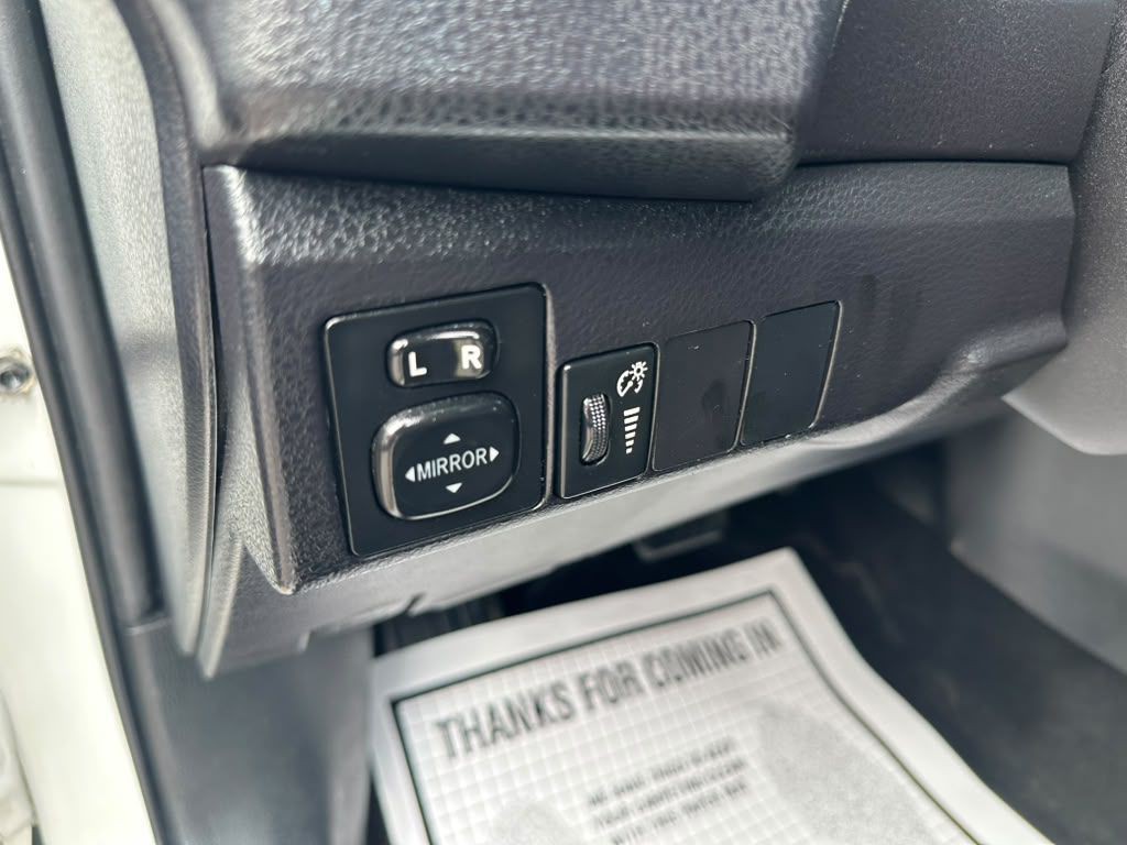 2016 Toyota Corolla Image 20