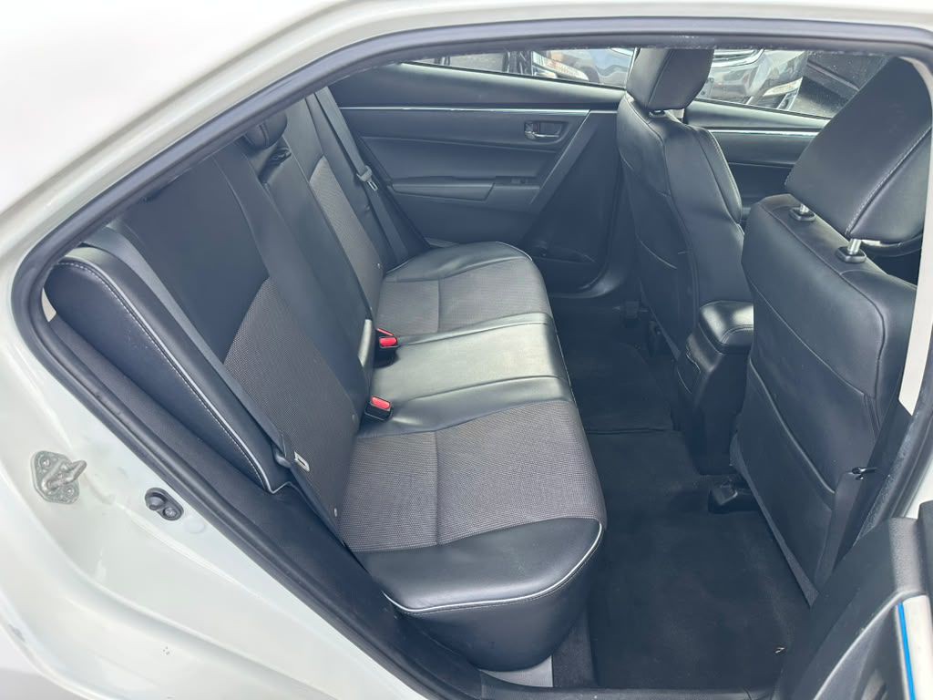2016 Toyota Corolla Image 21