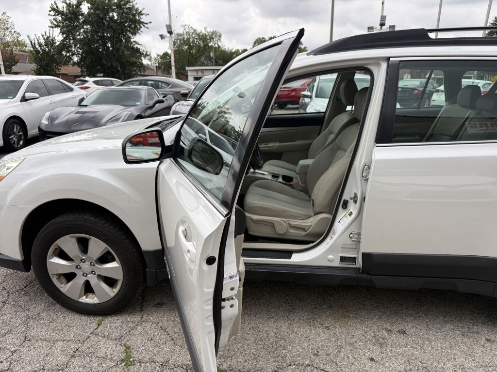 2012 Subaru Outback Image 11