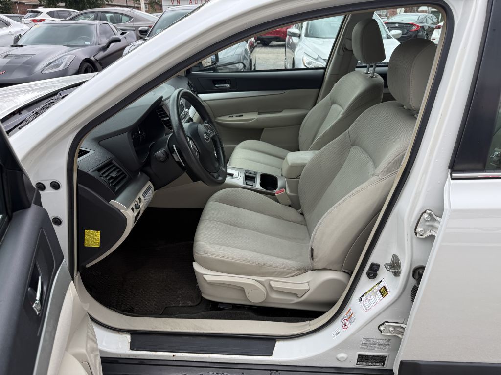 2012 Subaru Outback Image 12